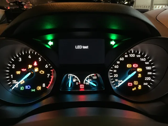 KUGA MK2.5 電腦隱藏功能開啟 施工實績 31／48